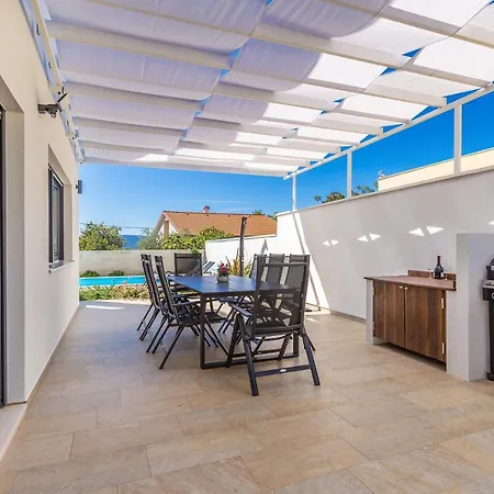 Insula Aurea No.1 Holiday home Linardici