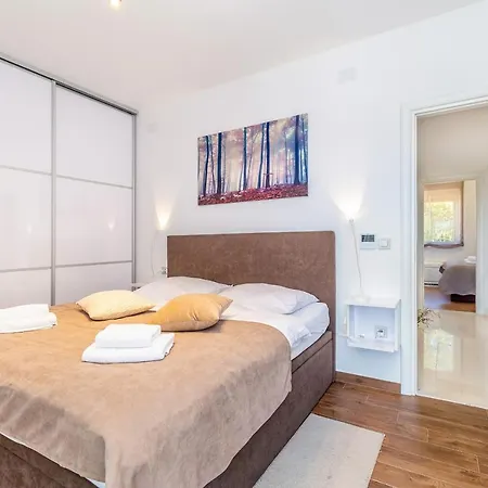 Holiday home Insula Aurea No.1
